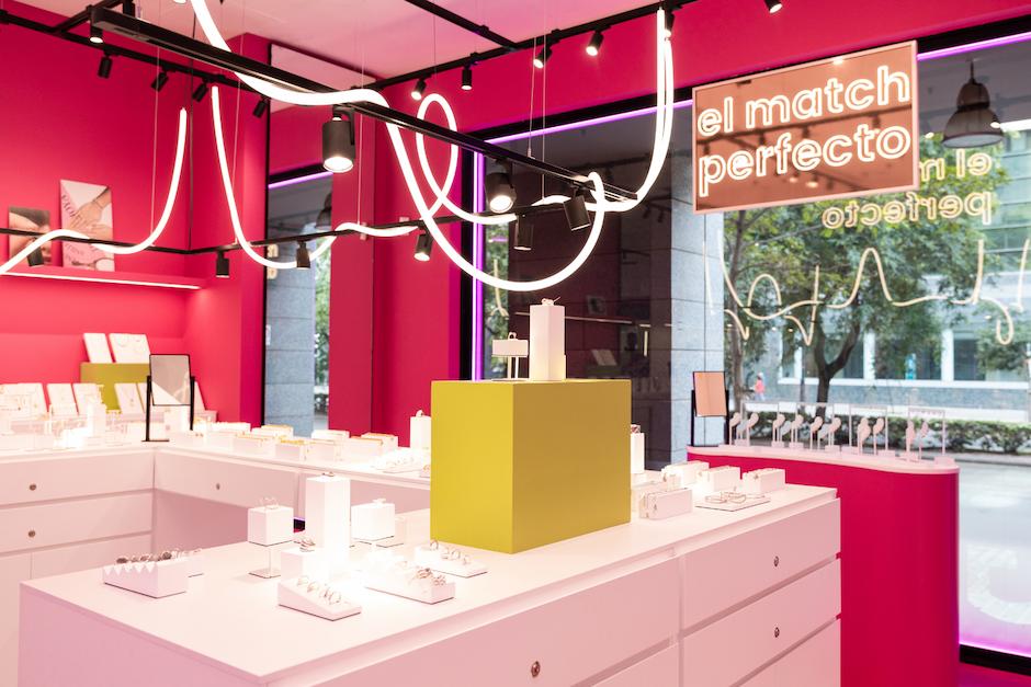 Singularu reabre su tienda en Hernán Cortes