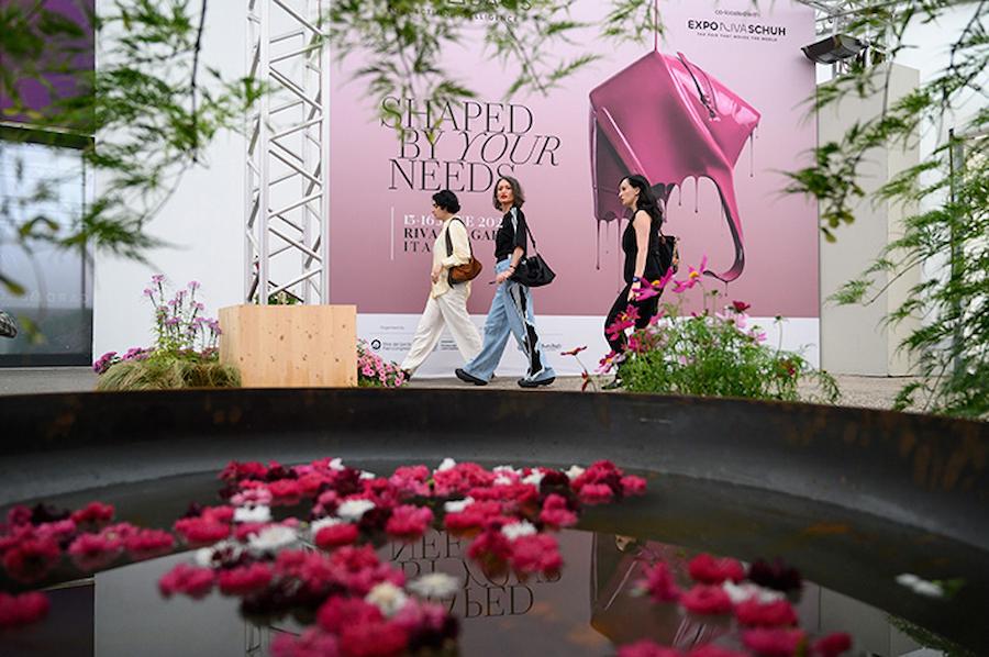 Buen ambiente de negocio en Expo Riva Schuh Gardabags